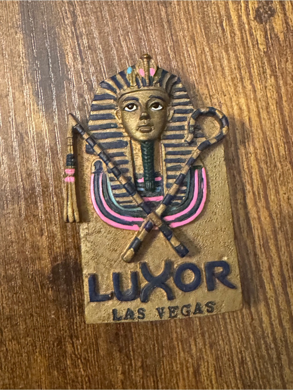 Vintage Luxor Las Vegas 3D Pharaoh Magnet Egyptian Souvenir Raised Resin
